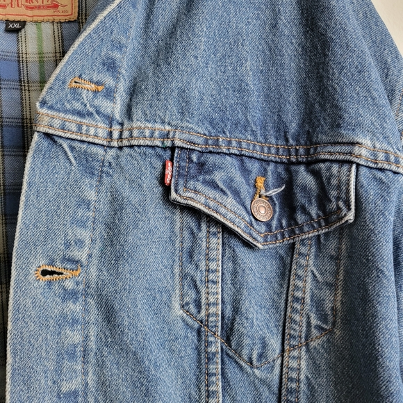 LEVIS Vintage Denim Jacket with Plaid Lining - Picture 10 of 12
